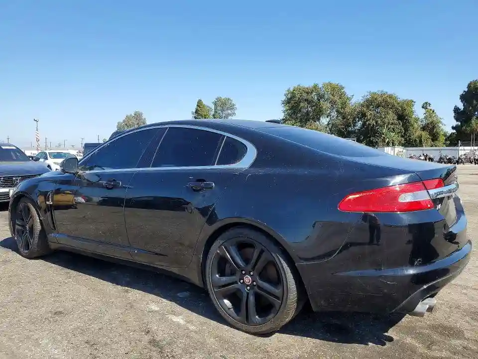 SAJWA0HE8BMR88679 2011 JAGUAR XF-1