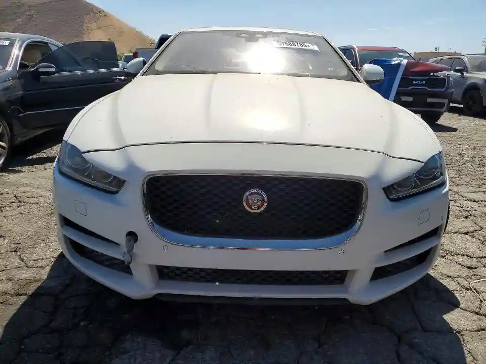 SAJAK4BN3HA953940 2017 JAGUAR XE-4