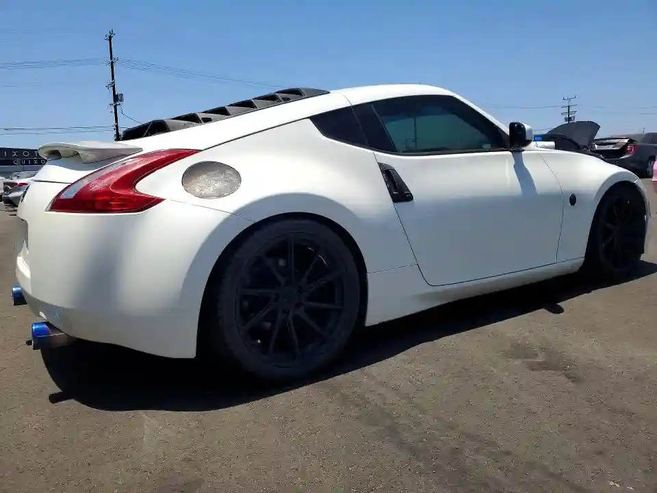 JN1AZ4EH7HM951027 2017 NISSAN 370Z-2