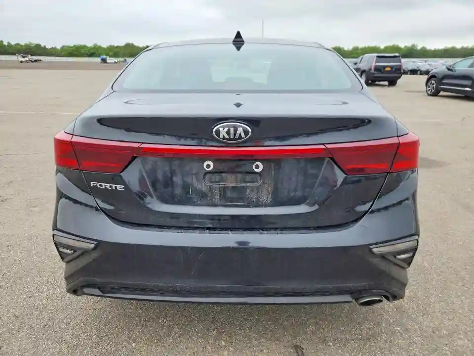 3KPF24ADXME409343 2021 KIA FORTE LXS-5