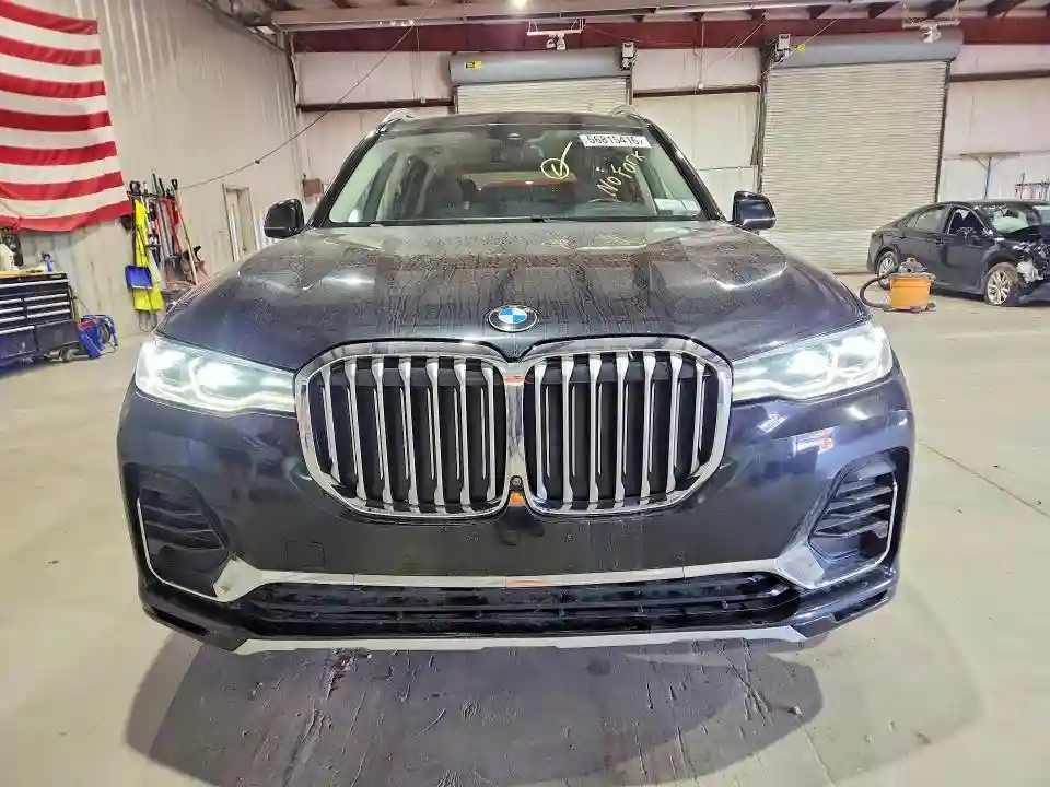 5UXCW2C00M9F66858 2021 BMW X7-4
