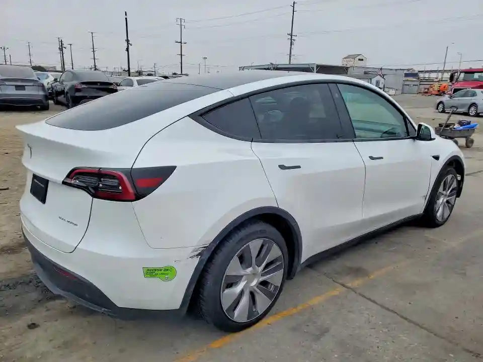 7SAYGDEE1PA025737 2023 TESLA MODEL Y-2