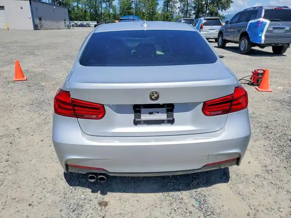 WBA8D9G53JNU66620 2018 BMW 3 SERIES-5