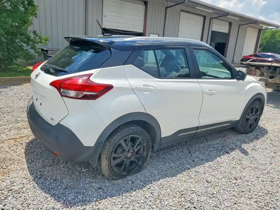3N1CP5DVXLL579648 2020 NISSAN KICKS-2