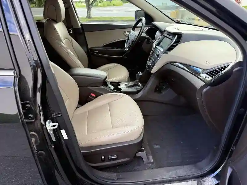5XYZUDLB4HG408541 2017 HYUNDAI SANTA FE-4