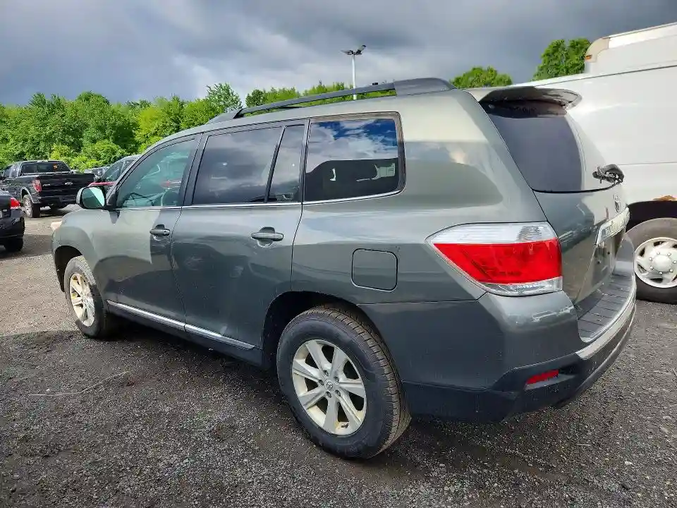 5TDBK3EH0BS053249 2011 TOYOTA HIGHLANDER-1