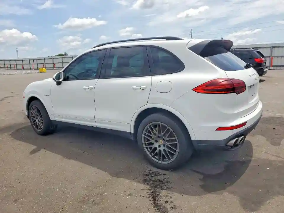 WP1AE2A22HLA74286 2017 PORSCHE CAYENNE-1
