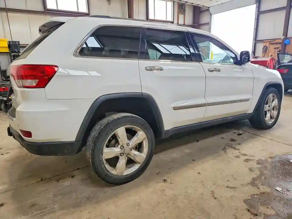 1C4RJFCT2DC603050 2013 JEEP GRAND CHEROKEE-2