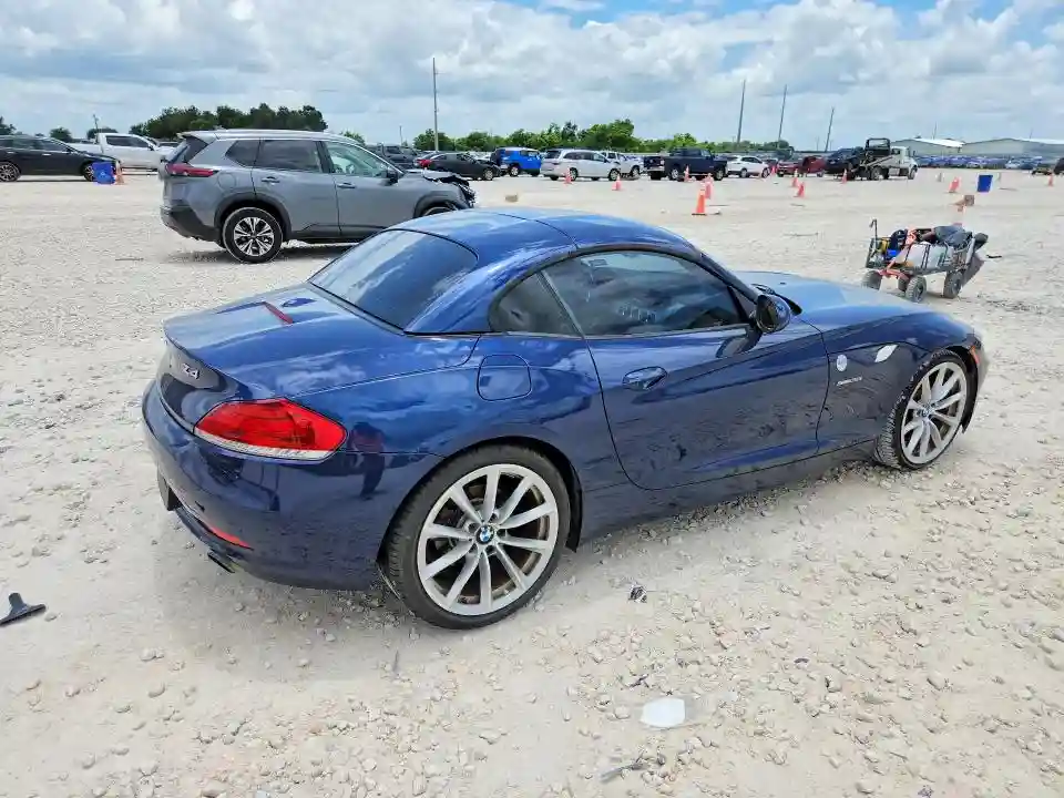 WBALM7C50BE383930 2011 BMW Z4-2