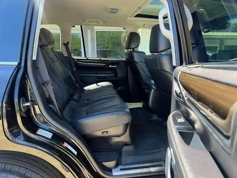 JTJHY7AX3J4266006 2018 LEXUS LX570-5