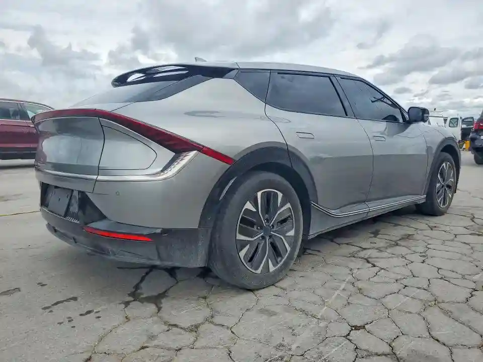 KNDC3DLCXN5043210 2022 KIA EV6 WIND-2