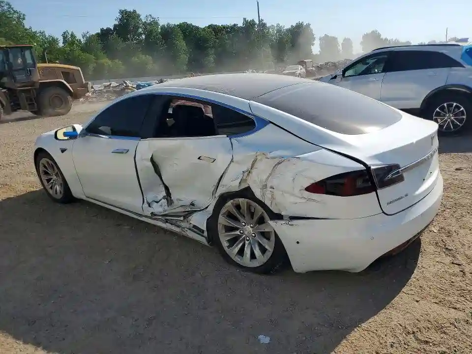 5YJSA1E20JF289714 2018 TESLA MODEL S-1