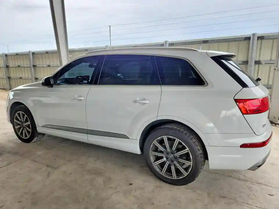WA1VAAF7XHD021109 2017 AUDI Q7-1