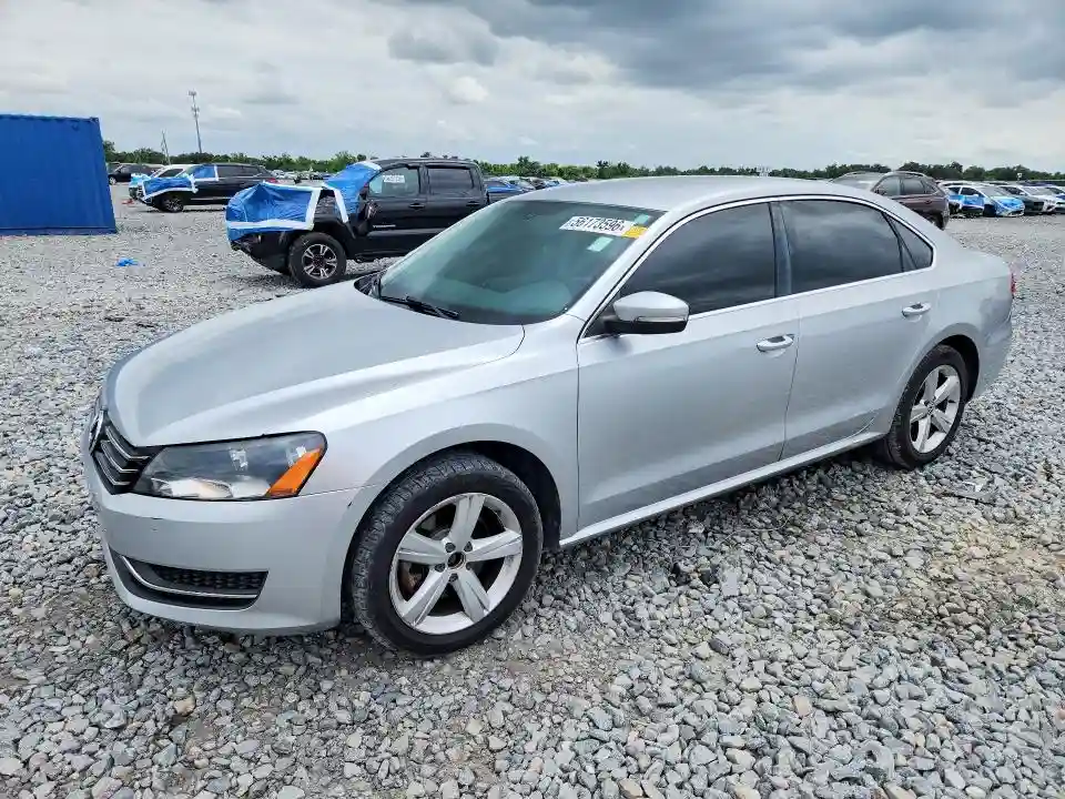 1VWBH7A30DC050420 2013 VOLKSWAGEN PASSAT-0