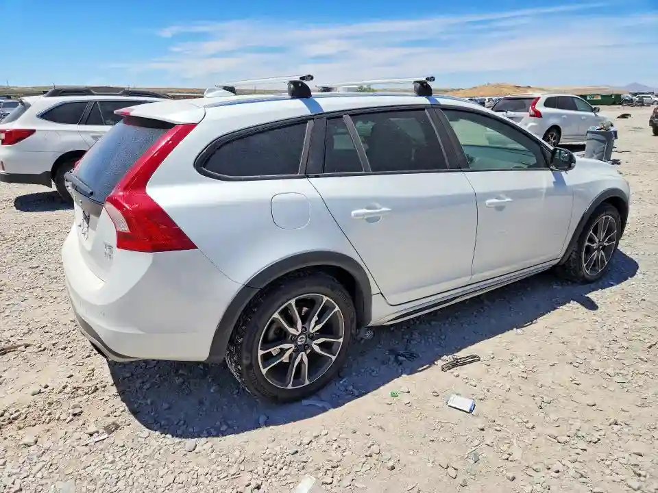 YV4612HK7G1003343 2016 VOLVO V60-2