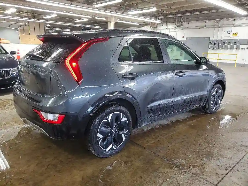 KNDCR3L12P5045298 2023 KIA NIRO-2