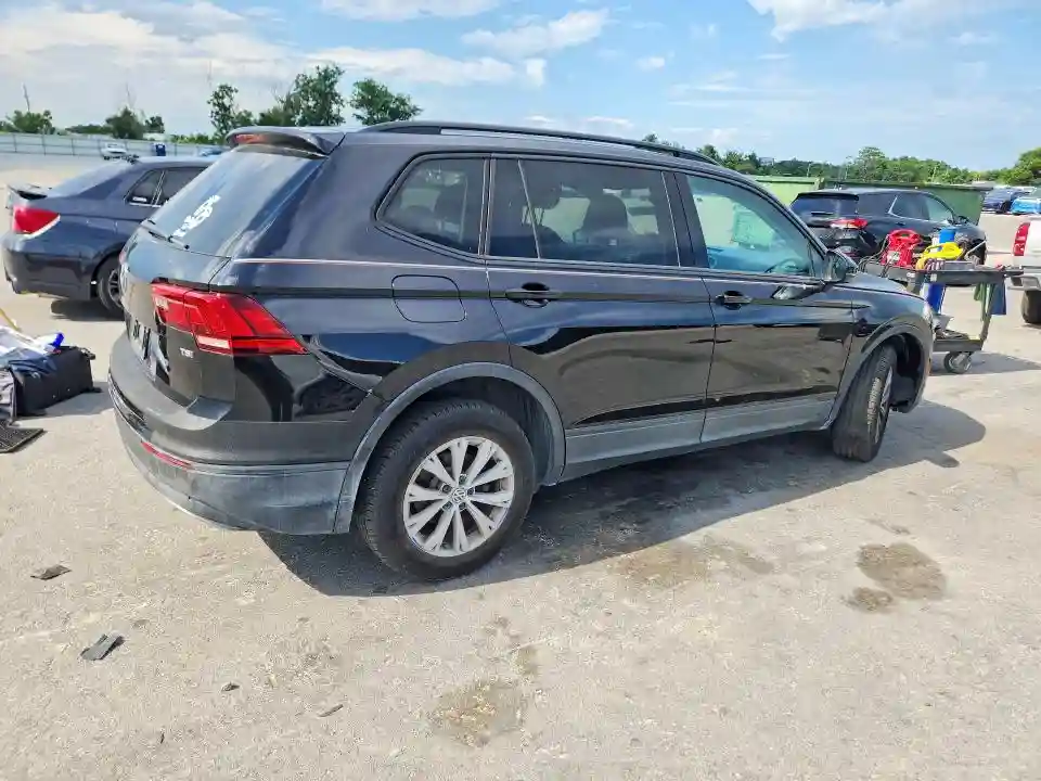 3VV1B7AX1JM013861 2018 VOLKSWAGEN TIGUAN-2