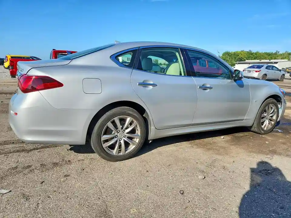 JN1BY1AR3FM561253 2015 INFINITI Q70-2