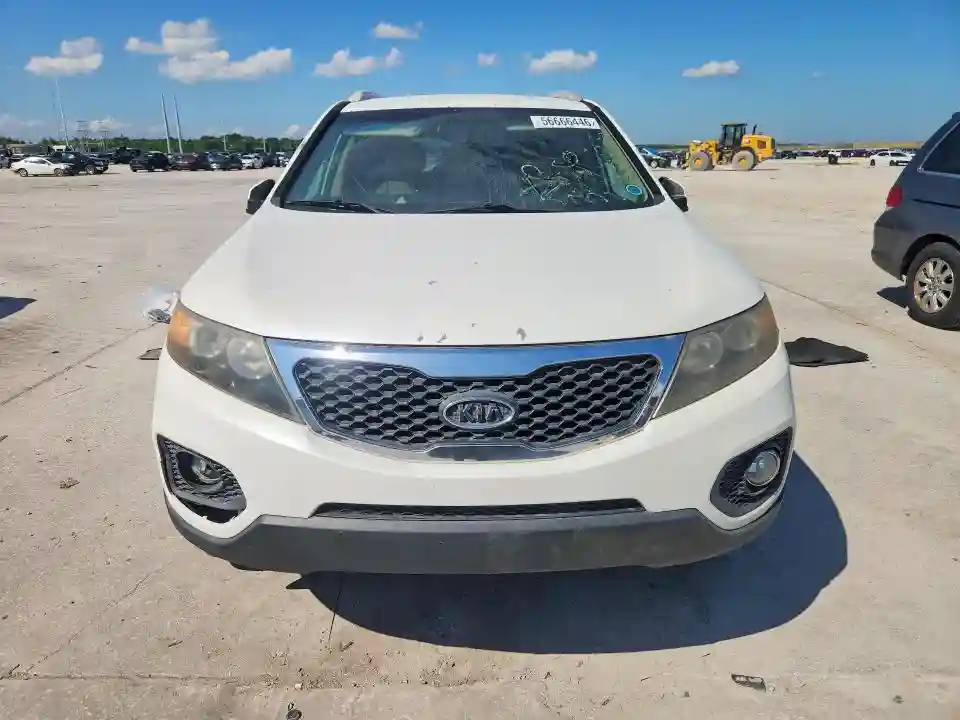 5XYKU3A14BG173216 2011 KIA SORENTO-4