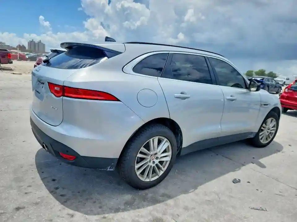 SADCK2BV1HA490048 2017 JAGUAR F-PACE-2