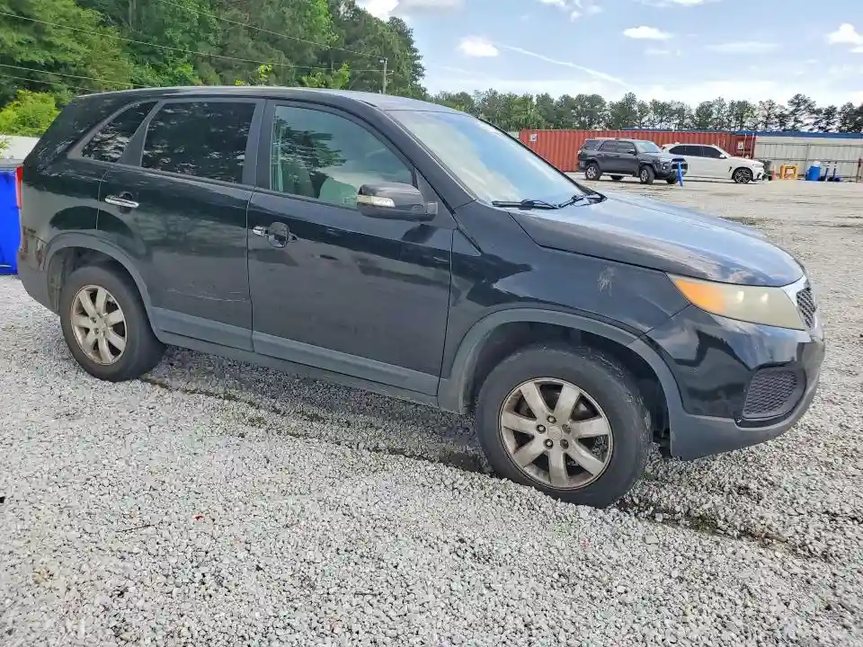 5XYKT3A1XBG136027 2011 KIA SORENTO-3