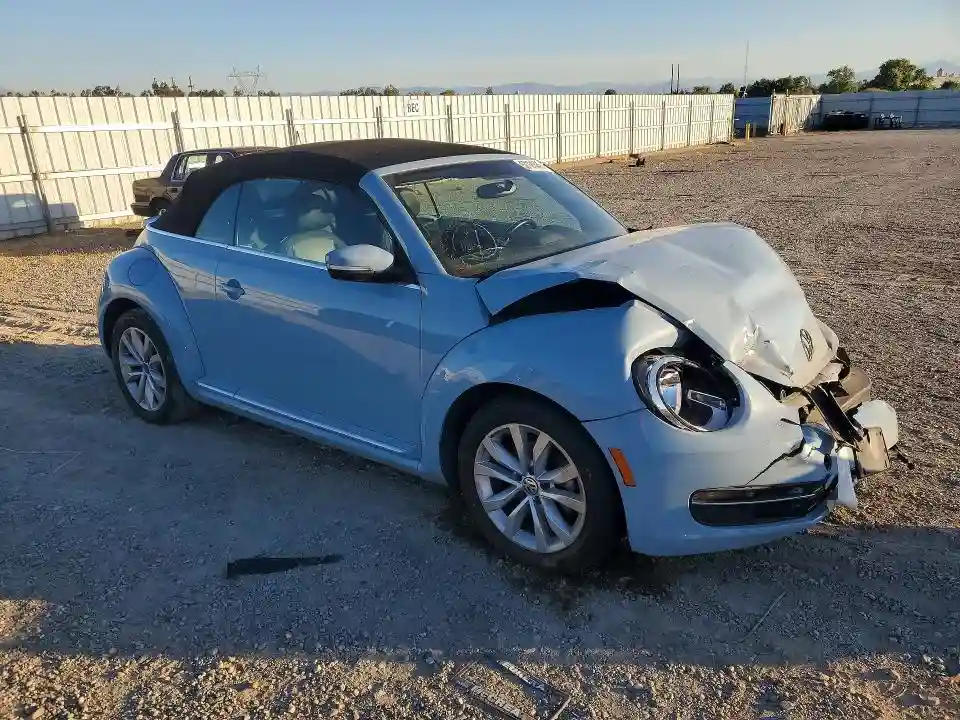 3VW5L7AT1EM823505 2014 VOLKSWAGEN BEETLE-3