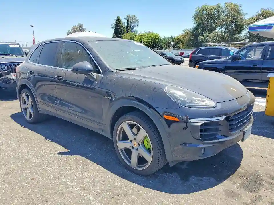WP1AE2A2XGLA64426 2016 PORSCHE CAYENNE-3