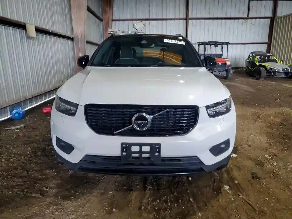 YV4162UM7K2107000 2019 VOLVO XC40-4