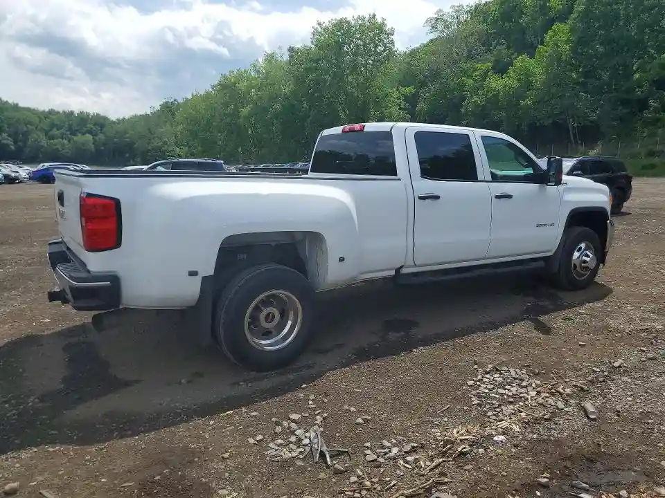 1GT42VCY2JF113134 2018 GMC SIERRA-2