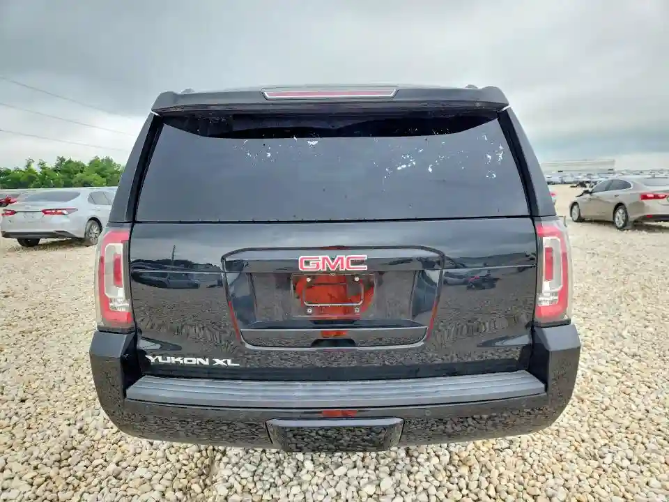 1GKS1GKC7JR389338 2018 GMC YUKON-5