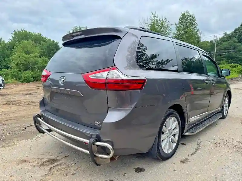 5TDDZ3DC2HS167093 2017 TOYOTA SIENNA-3