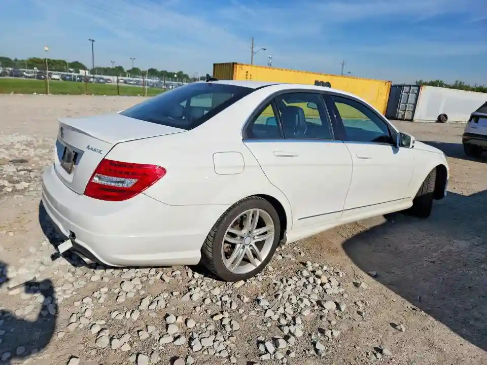 WDDGF8AB6DG118858 2013 MERCEDES-BENZ C-CLASS-2