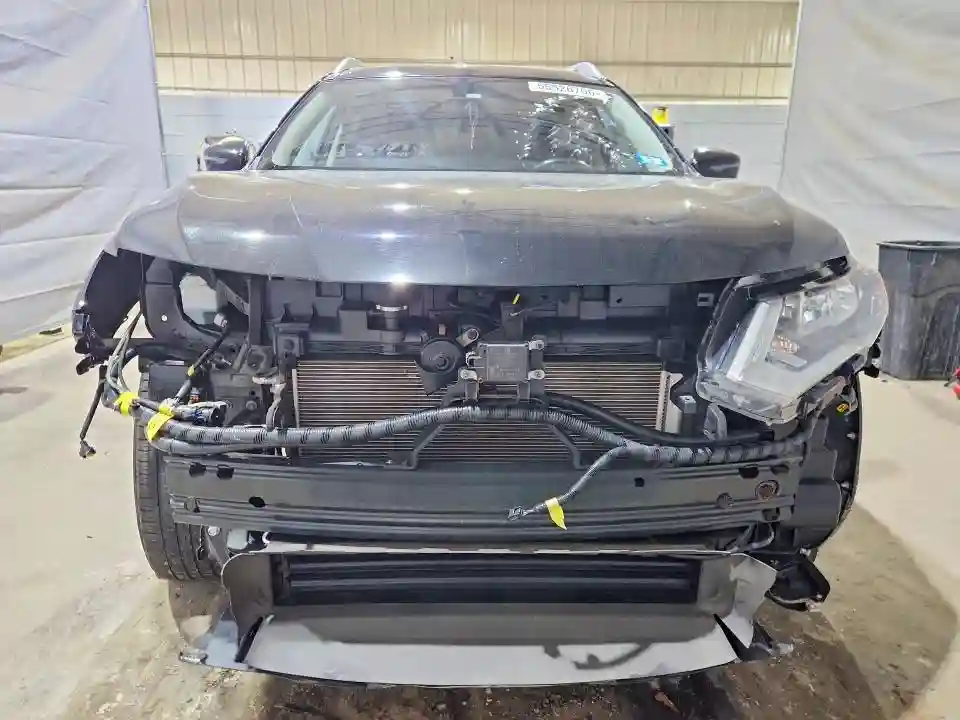 JN8AT2MV1JW347272 2018 NISSAN ROGUE-4