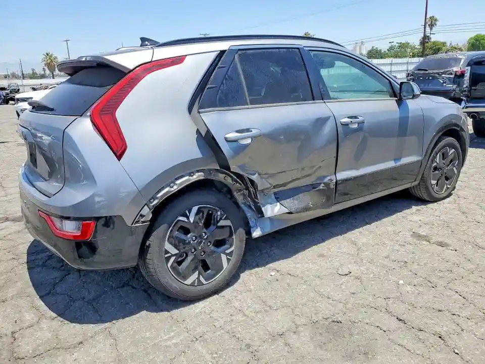 KNDCR3L11P5028654 2023 KIA NIRO-2