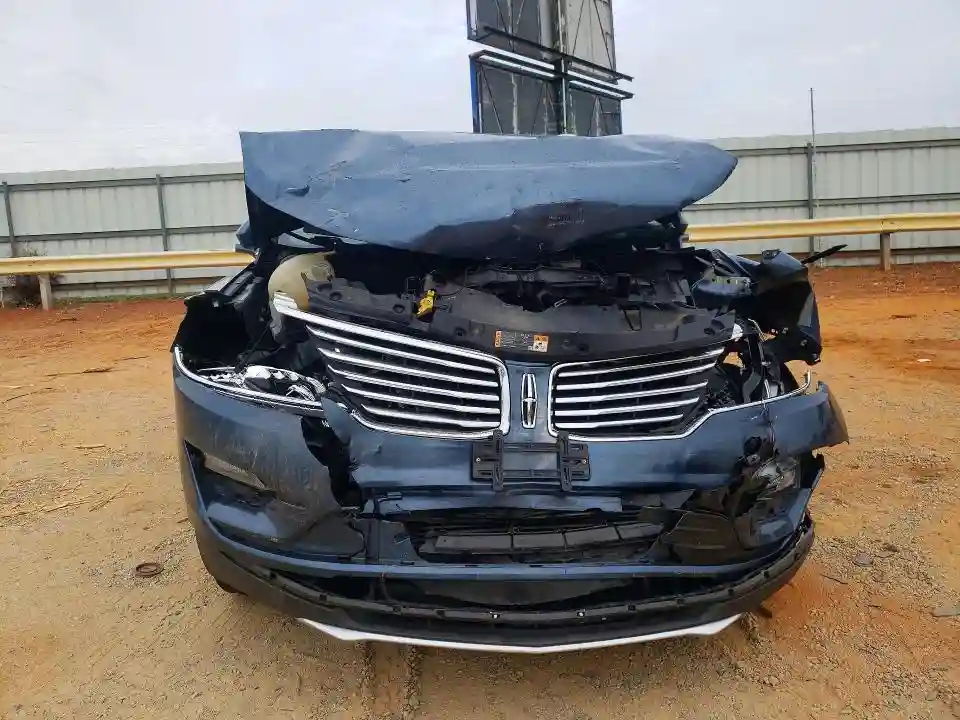 5LMCJ3D95JUL18588 2018 LINCOLN MKC-4