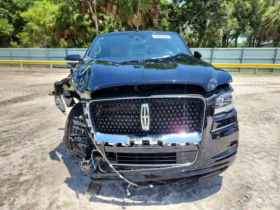 5LMJJ3LG9PEL11220 2023 LINCOLN NAVIGATOR-4