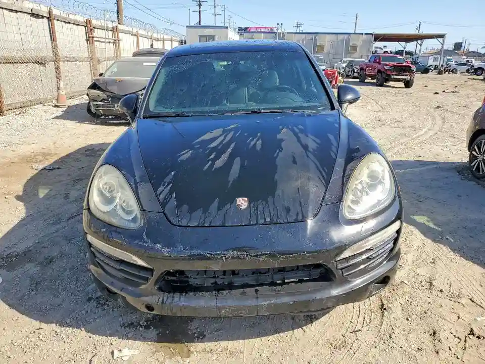 WP1AA2A20BLA02506 2011 PORSCHE CAYENNE-4