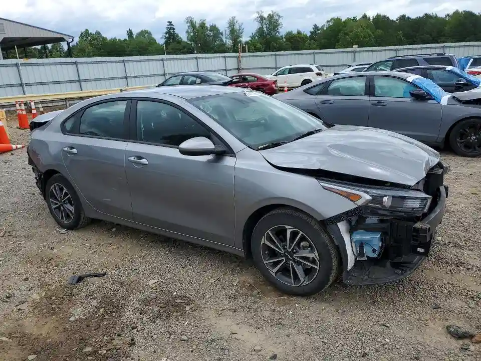 3KPF24AD3RE722810 2024 KIA FORTE LXS-3