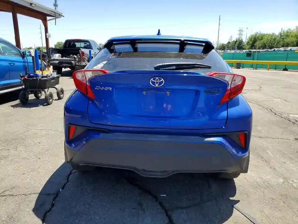 NMTKHMBXXJR019221 2018 TOYOTA C-HR-5