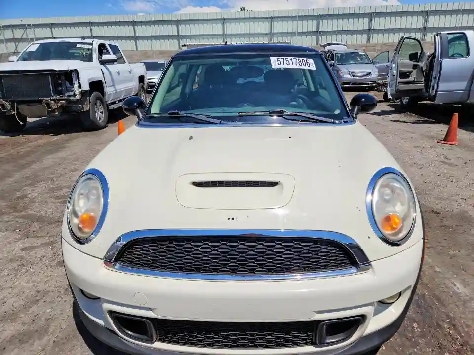 WMWSV3C52BTY23076 2011 MINI COOPER-4