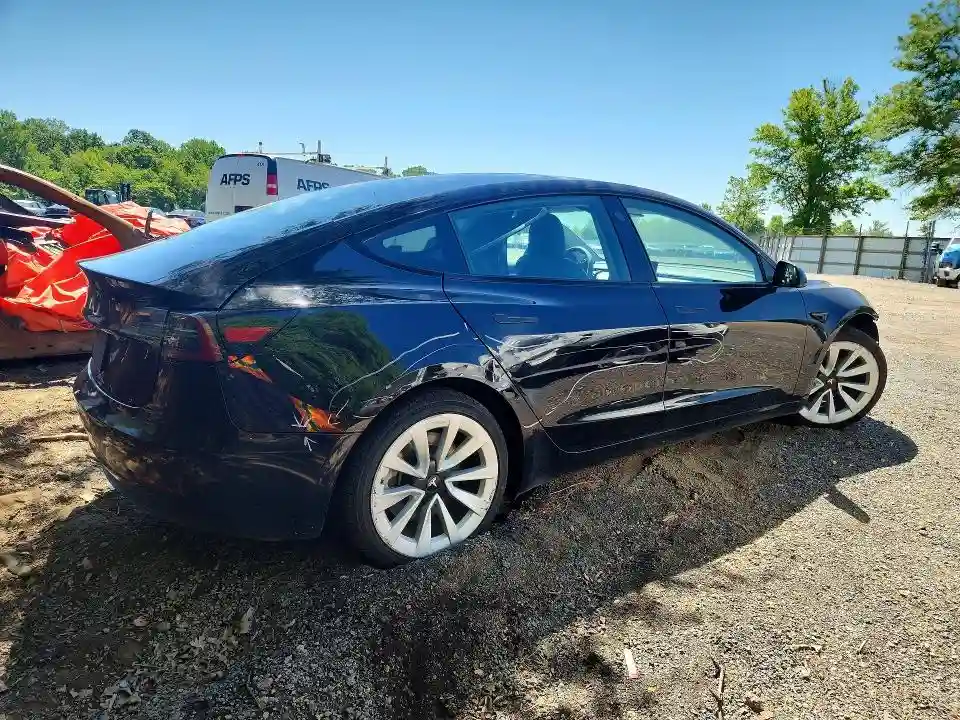 5YJ3E1EA1PF434946 2023 TESLA MODEL 3-2