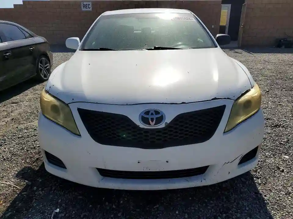 4T1BF3EKXBU586720 2011 TOYOTA CAMRY-4