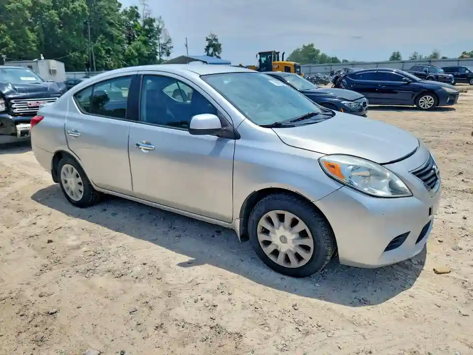3N1CN7AP5DL885598 2013 NISSAN VERSA-3