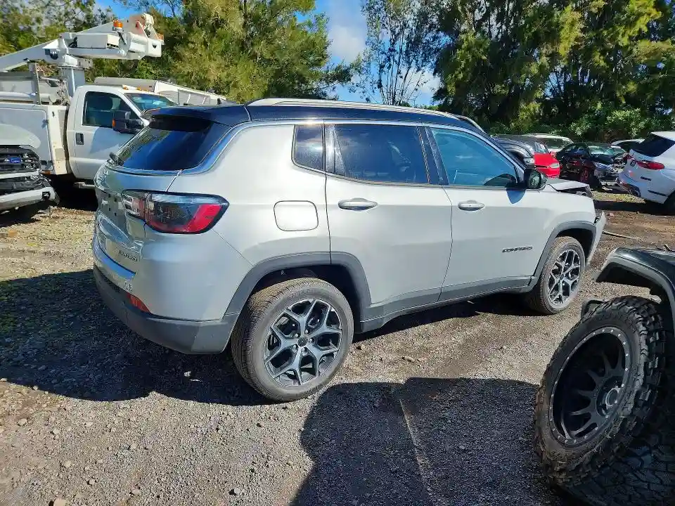 3C4NJDCN6ST525393 2025 JEEP COMPASS-2