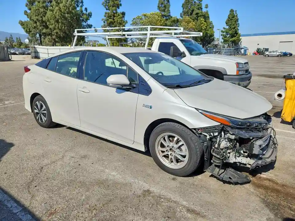 JTDKARFP2K3105803 2019 TOYOTA PRIUS-3