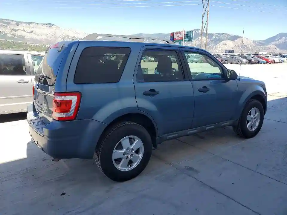 1FMCU0D72AKC44856 2010 FORD ESCAPE-2