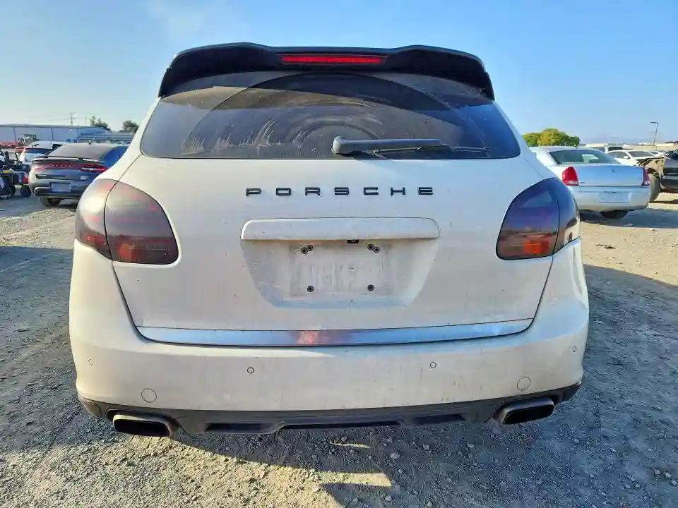 WP1AA2A20BLA04353 2011 PORSCHE CAYENNE-5