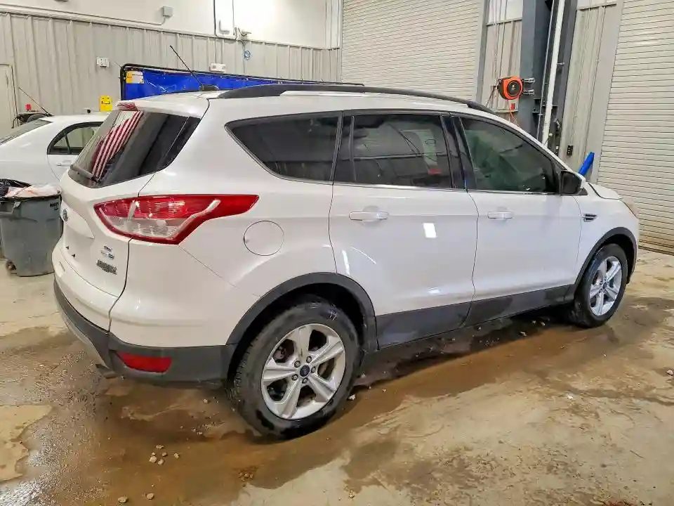 1FMCU9G97FUB06520 2015 FORD ESCAPE-2