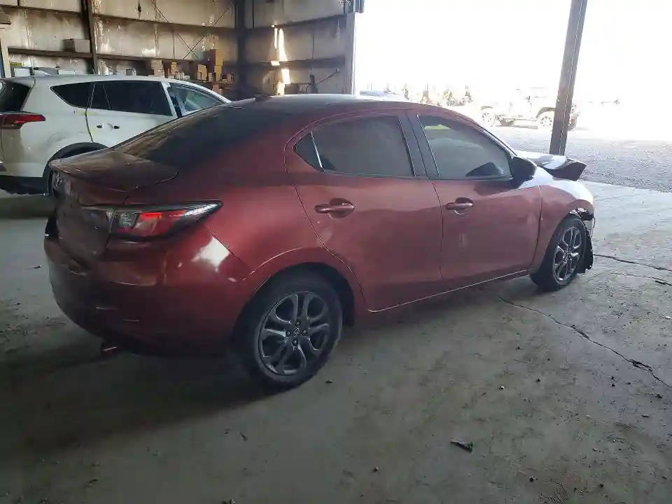 3MYDLBYV9KY525752 2019 TOYOTA YARIS-2