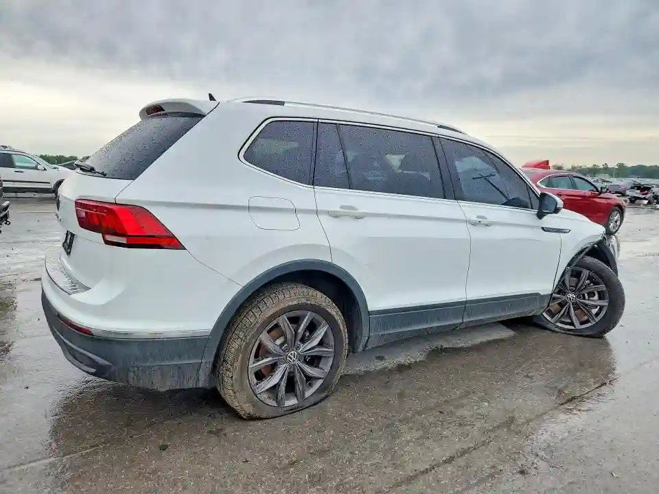 3VV3B7AX1NM045076 2022 VOLKSWAGEN TIGUAN-2